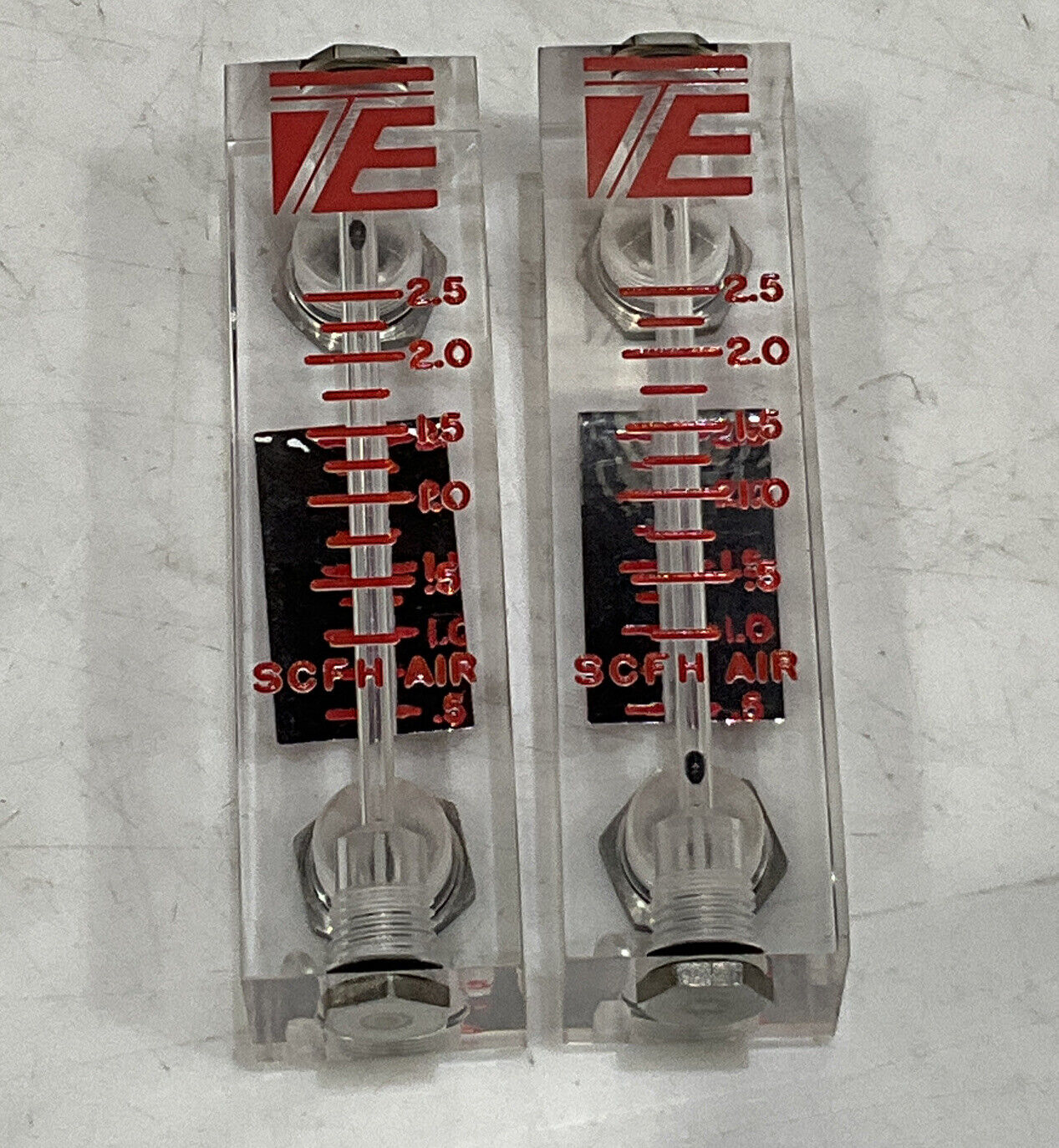 SCFH AIR 53-192952-00 PRESSURE GAUGE LOT OF 2 373