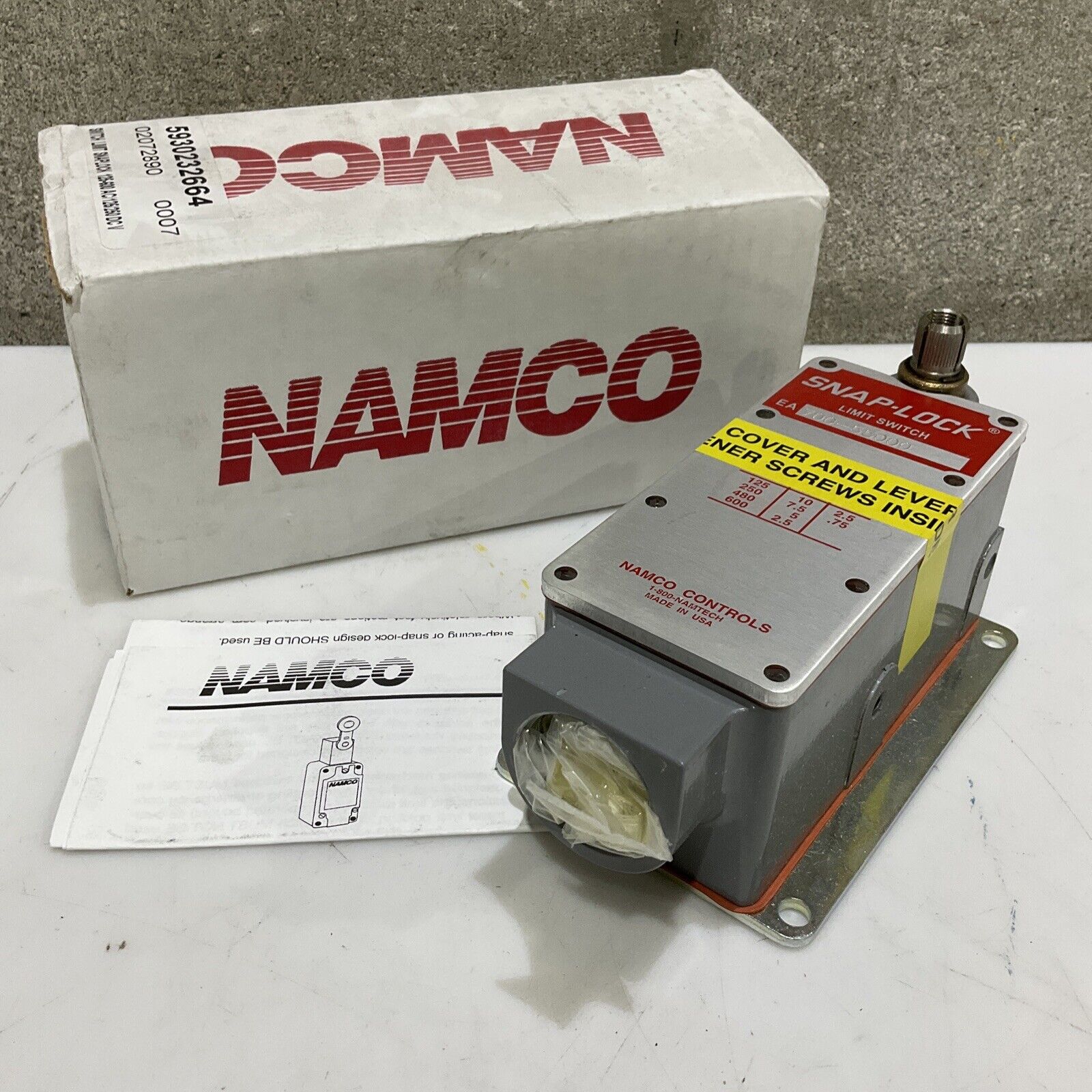 NAMCO EA70055000 SNAPLOCK LIMIT SWITCH 373 Industrial Garage Sales