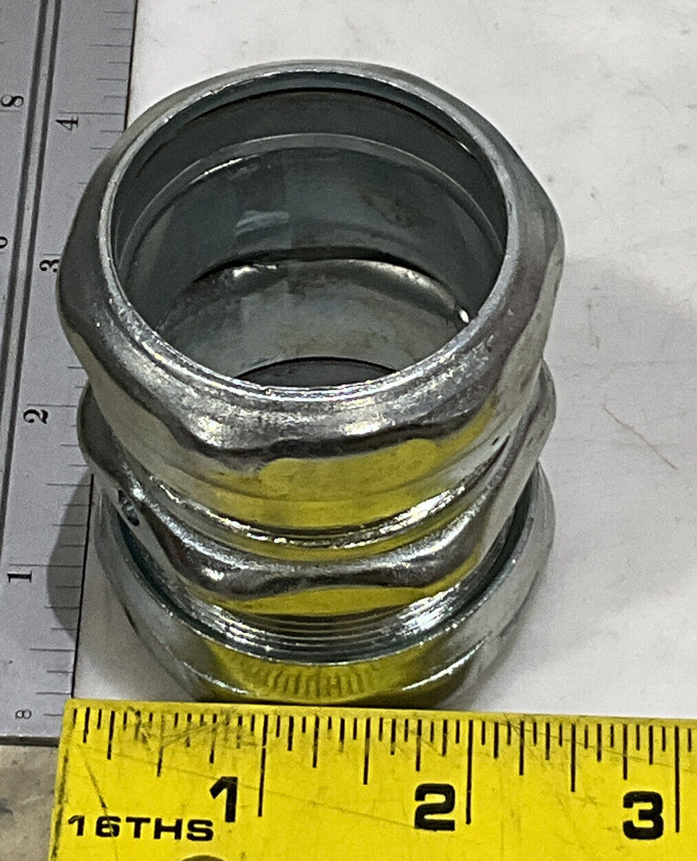 EATON 1 1/2” COUPLING LOT OF 22 373