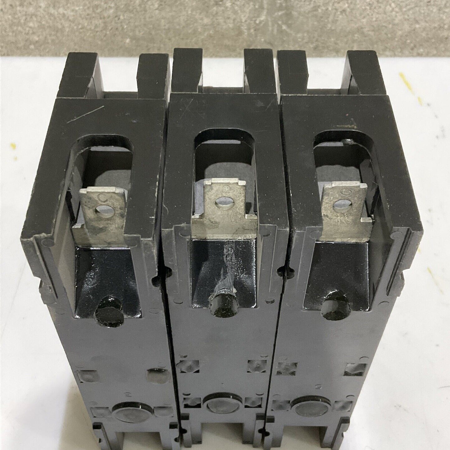 WESTINGHOUSE EB1030 CIRCUIT BREAKER 30A 1P 125V LOT OF 3 373