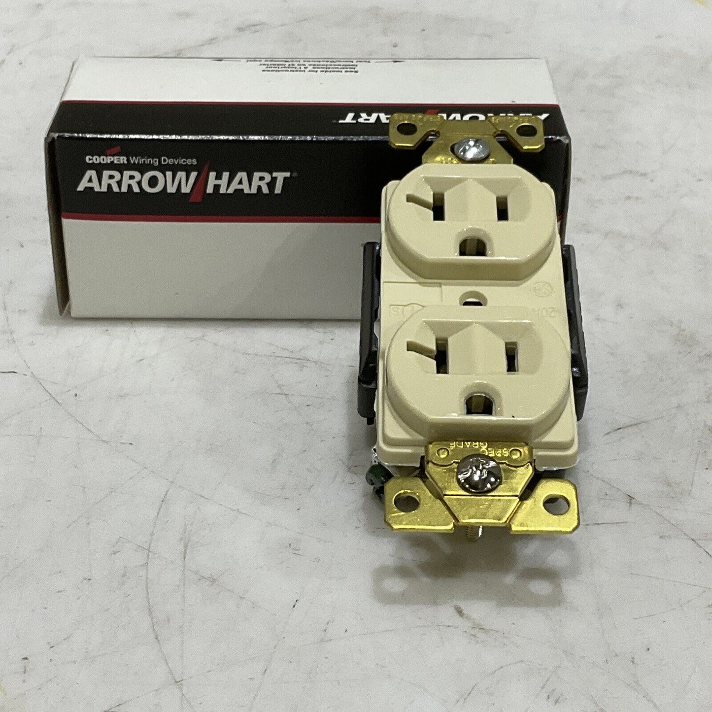 LOT OF 3 ARROWHART AH5362V RECEPTACLE ELECTRICAL 5935234723 20A IVORY 3W 373
