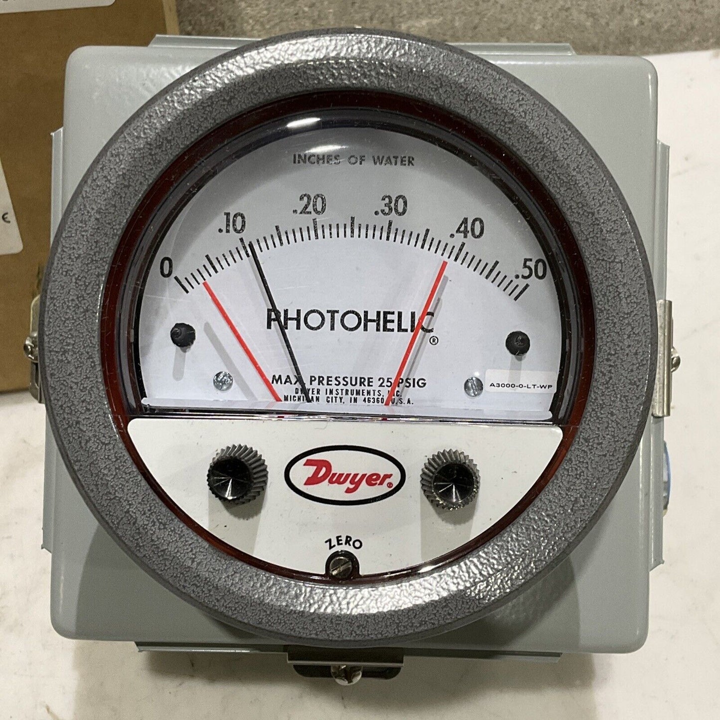 DWYER A3000-0-LT-WP C02302PDAPG PHOTOHELIC DIFFERENTIAL PRESSURE SWITCH 3000 373
