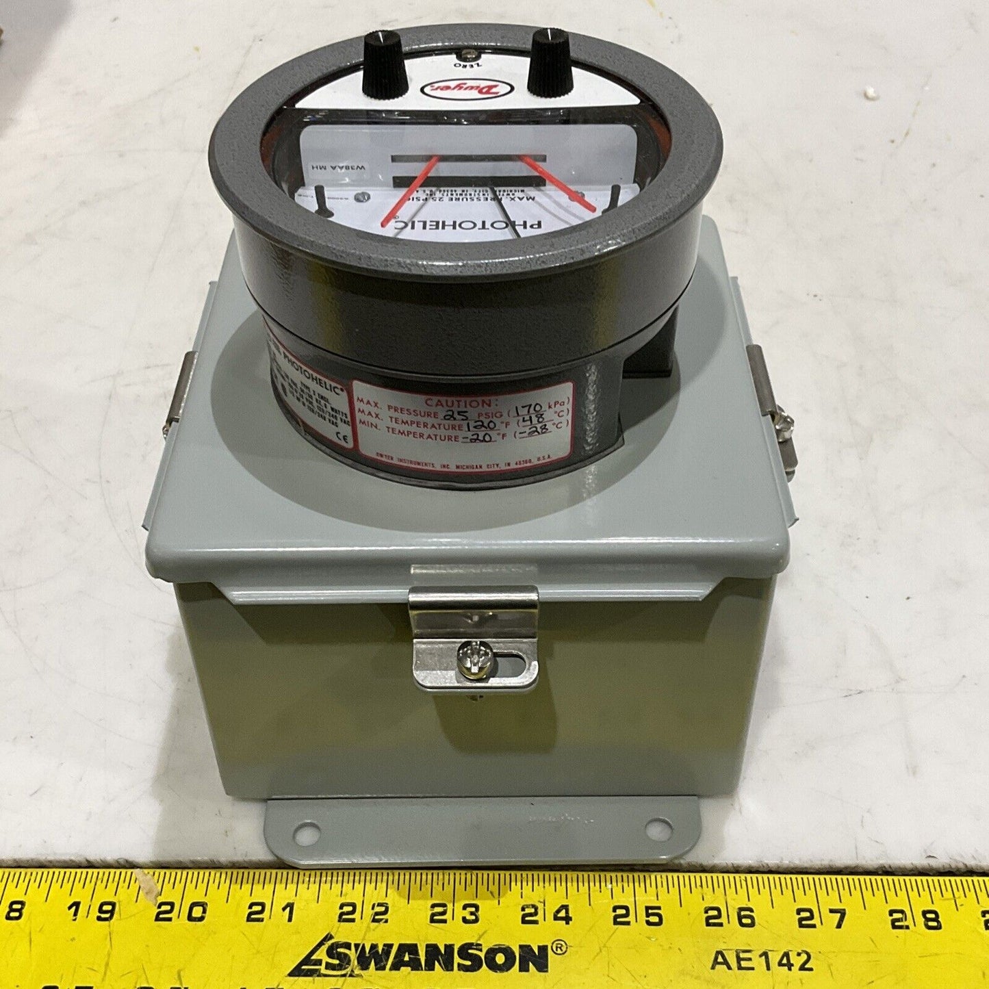 DWYER A3000-0-LT-WP C02302PDAPG PHOTOHELIC DIFFERENTIAL PRESSURE SWITCH 3000 373