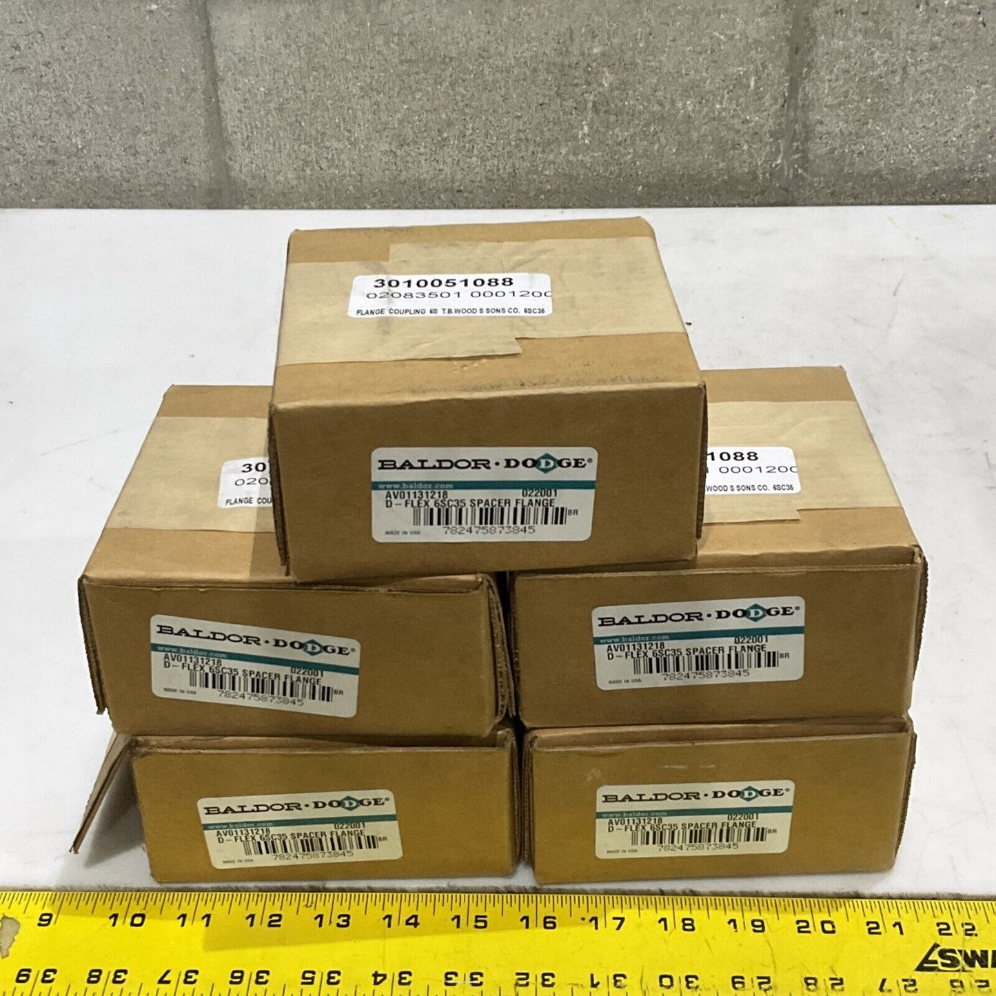 BALDOR DODGE AV01131218 6SC35 D-FLEX SPACER FANGE COUPLING 373