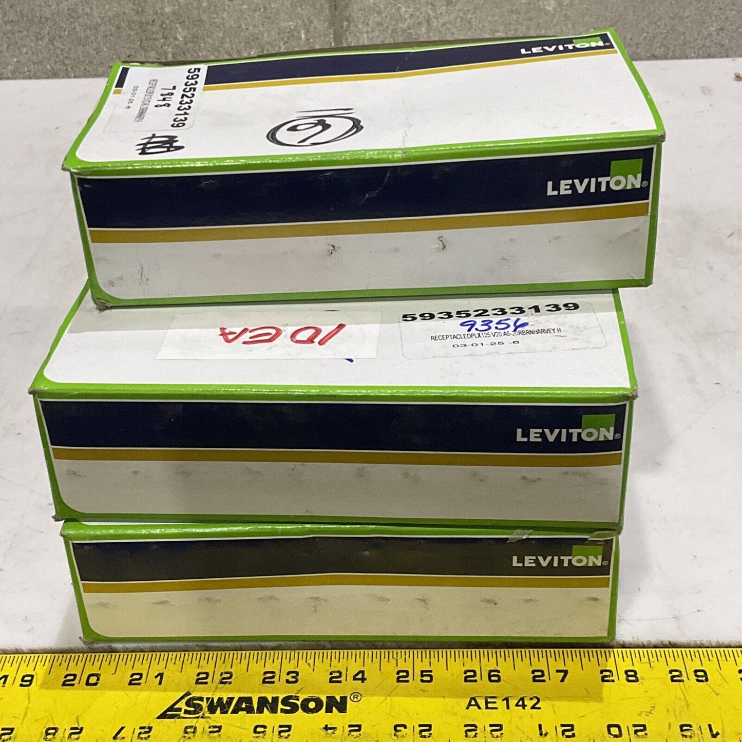 LEVITON 5332 SELF GROUND DUPLEX  OUTLET RECEPTACLE 2P 3W 20A 125V LOT OF 46 373