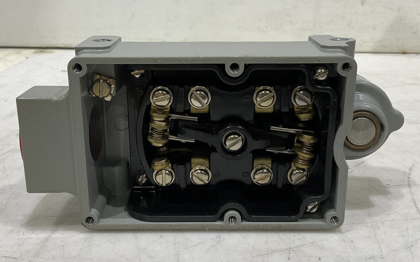 NAMCO EA170-41100 LIMIT SWITCH 373