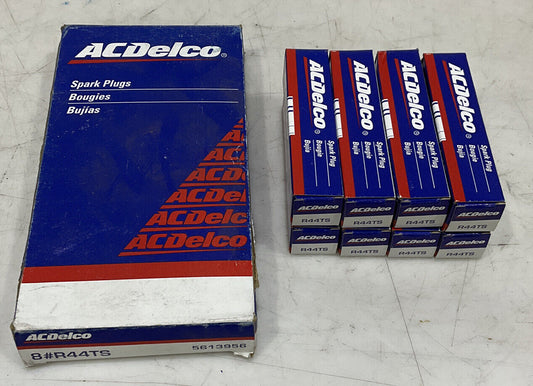 ACDELCO R44TS SPARK PLUG LOT OF 8 373