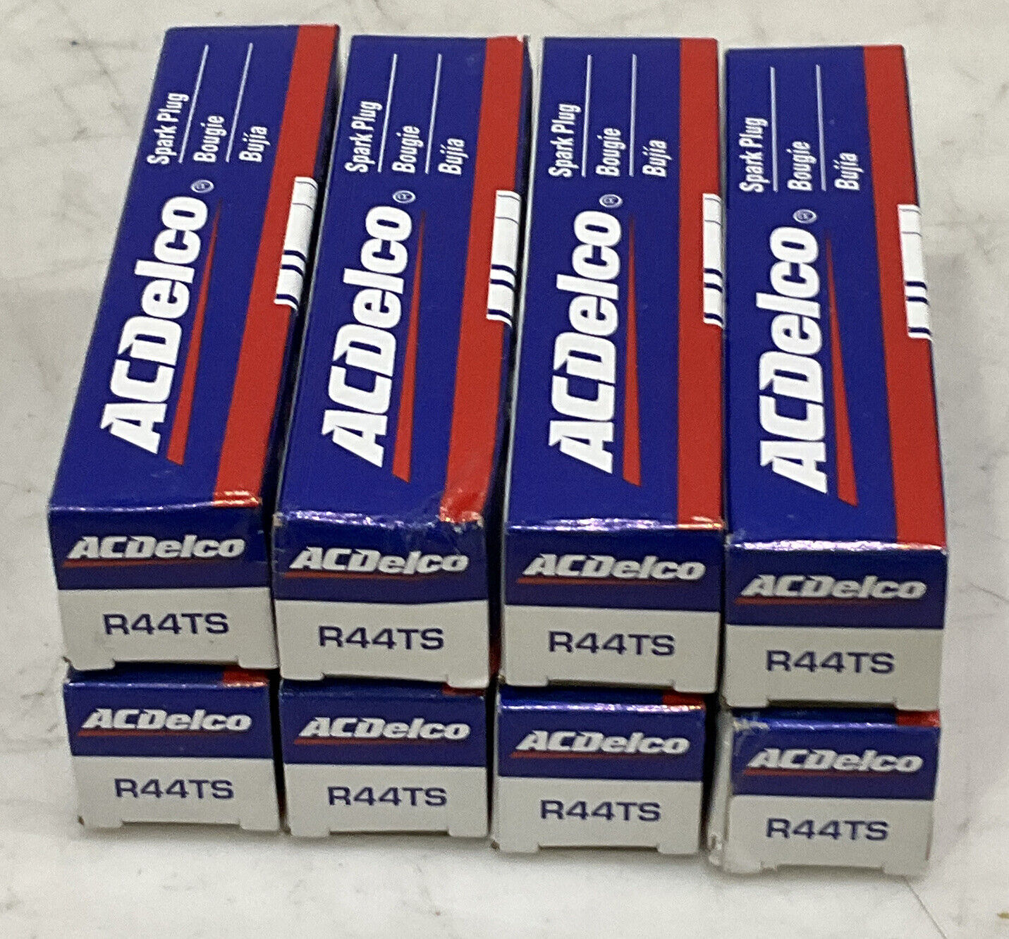 ACDELCO R44TS SPARK PLUG LOT OF 8 373
