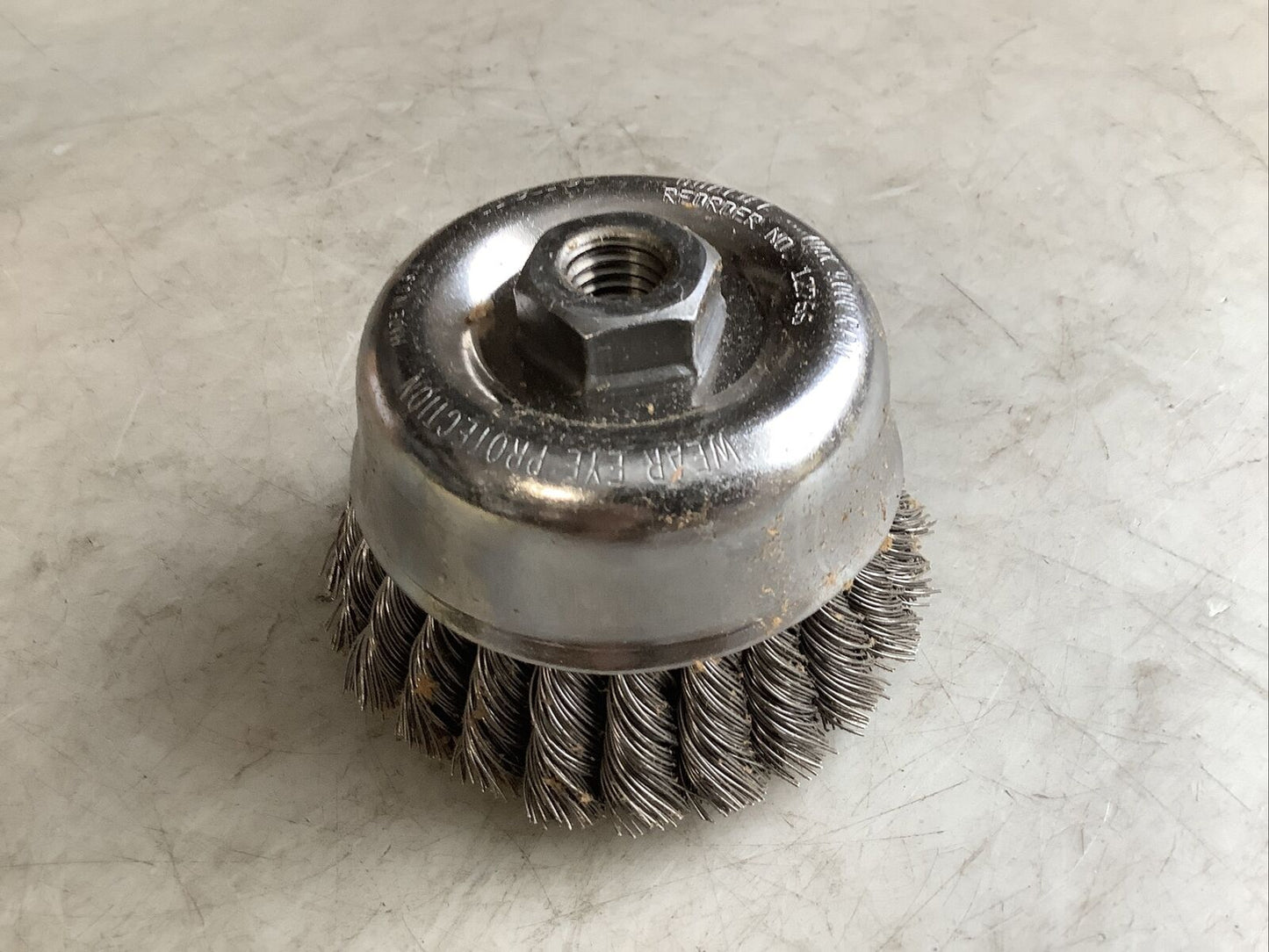 WEILER 12766 WIRE CUP BRUSH .020IN WIRE 5/8IN-11 4IN DIA 373