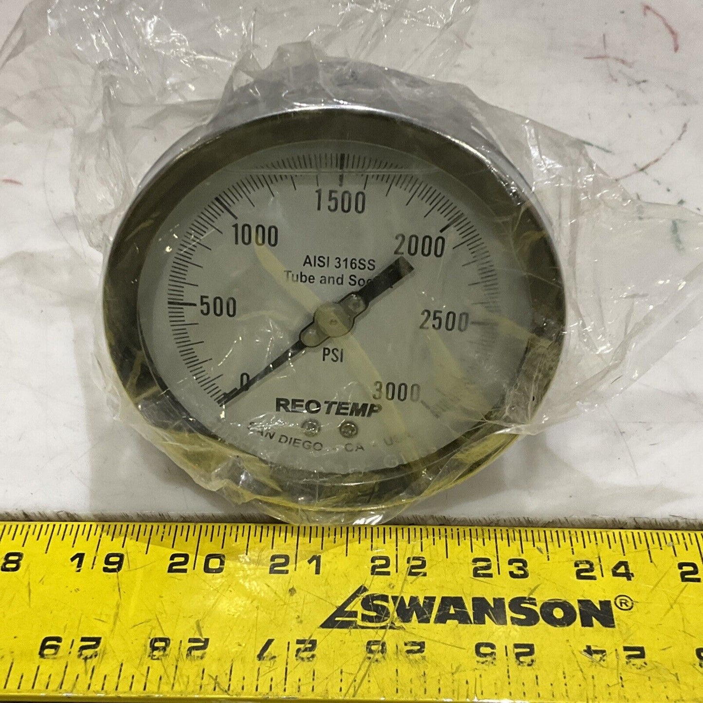 REOTEMP PR40S1D4P32GT PRESSURE GAUGE 0-3,000 PSI 1/4” NPT 4” GLYCERIN FILLED 373