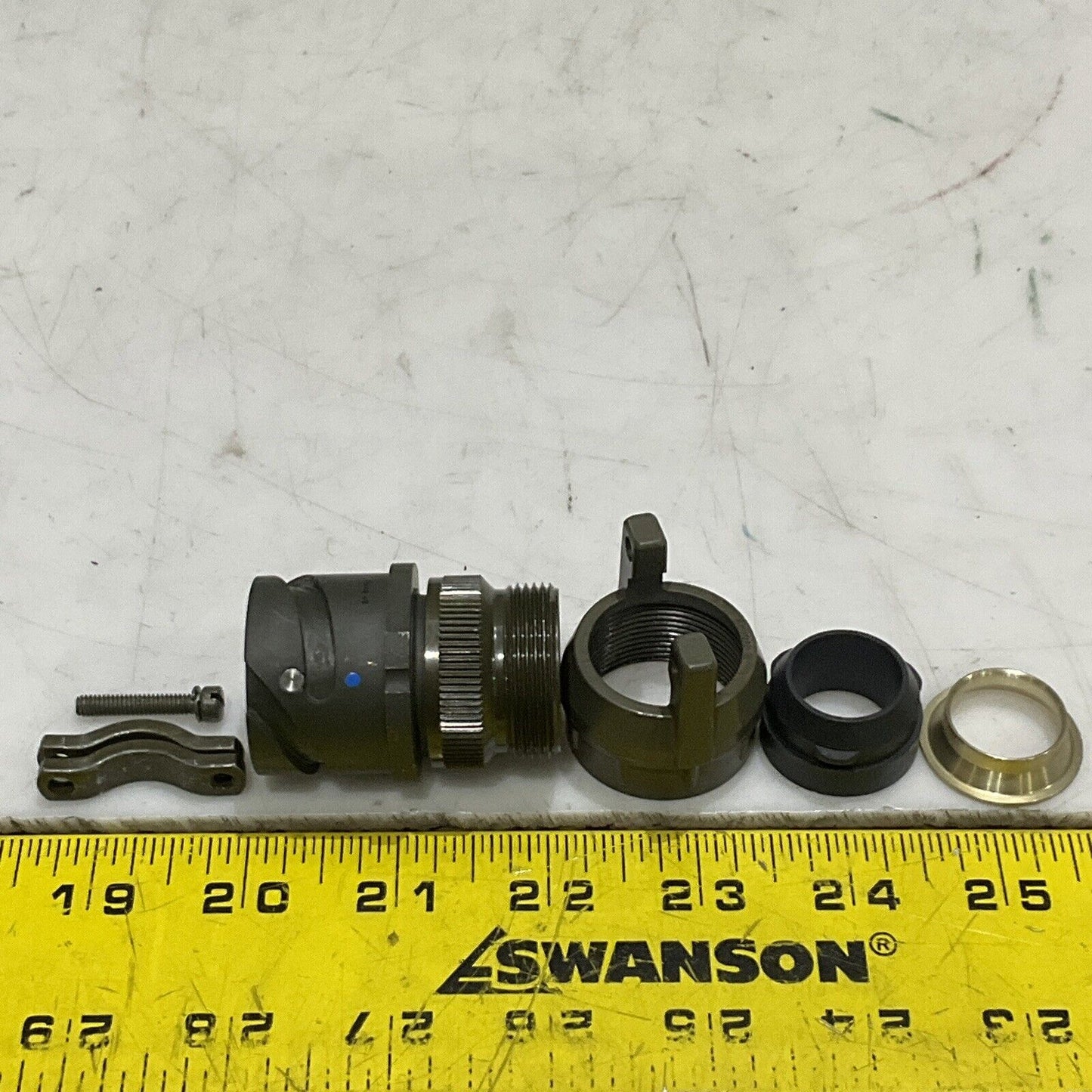 AMPHENOL U71-604550-15S U10-350349-203 PLUG & CLAMP ASSEMBLY LOT OF 10 373