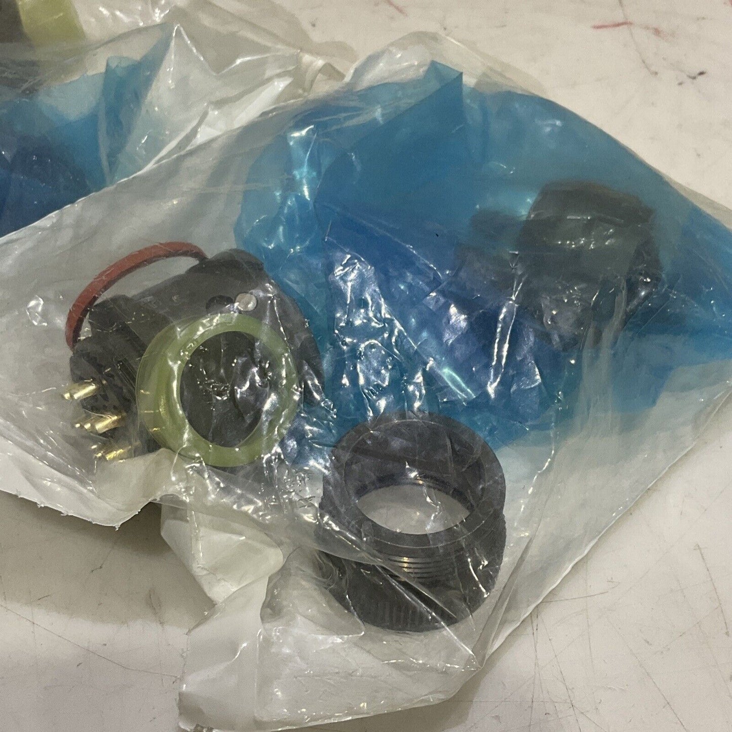 AMPHENOL GTS01CF20-15S CIRCULAR RECEPTACLE IN-LINE SIZE 20 7 WAYS LOT OF 2 373