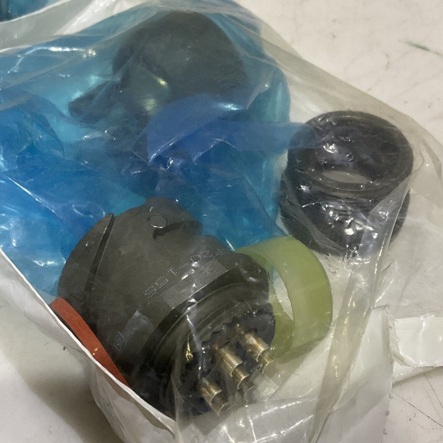 AMPHENOL GTS01CF20-15S CIRCULAR RECEPTACLE IN-LINE SIZE 20 7 WAYS LOT OF 2 373