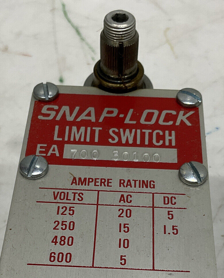 NAMCO CONTROLS EA700-30100 SL4C-B2 SNAP-LOCK LIMIT SWITCH 373