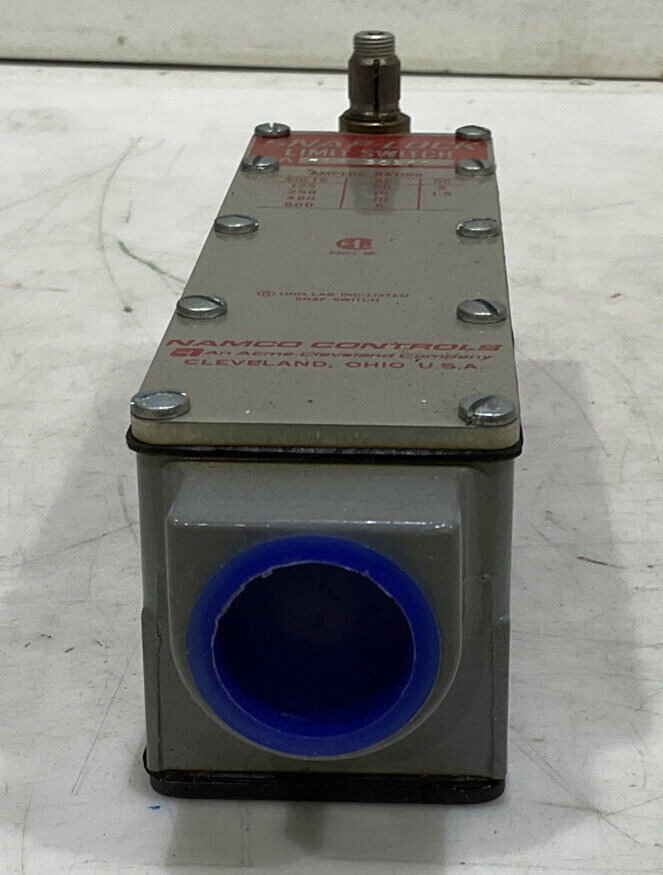 NAMCO CONTROLS EA700-30100 SL4C-B2 SNAP-LOCK LIMIT SWITCH 373