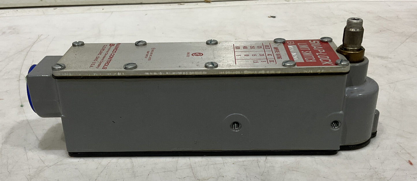 NAMCO CONTROLS EA700-30100 SL4C-B2 SNAP-LOCK LIMIT SWITCH 373
