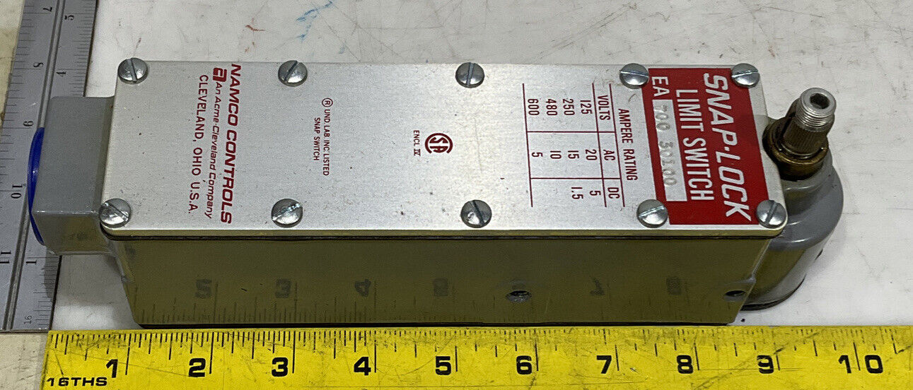 NAMCO CONTROLS EA700-30100 SL4C-B2 SNAP-LOCK LIMIT SWITCH 373