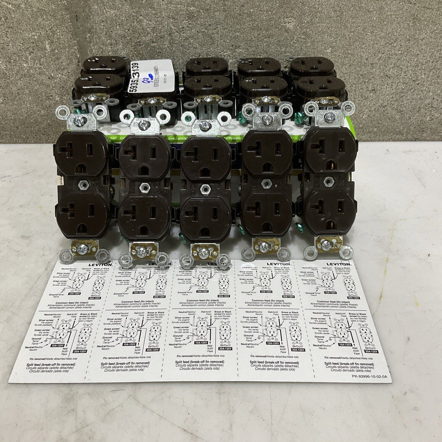 LEVITON 20A-125V RECEPTACLE DPLX 125V LOT OF 10 373