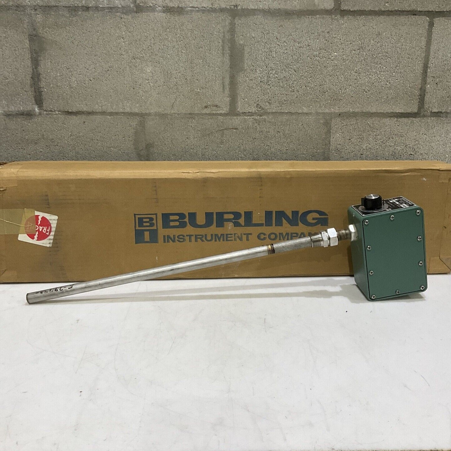 BURLING 408809 TEMPERATURE CONTROL MODEL 2 300F 20 AMP 125 V 373