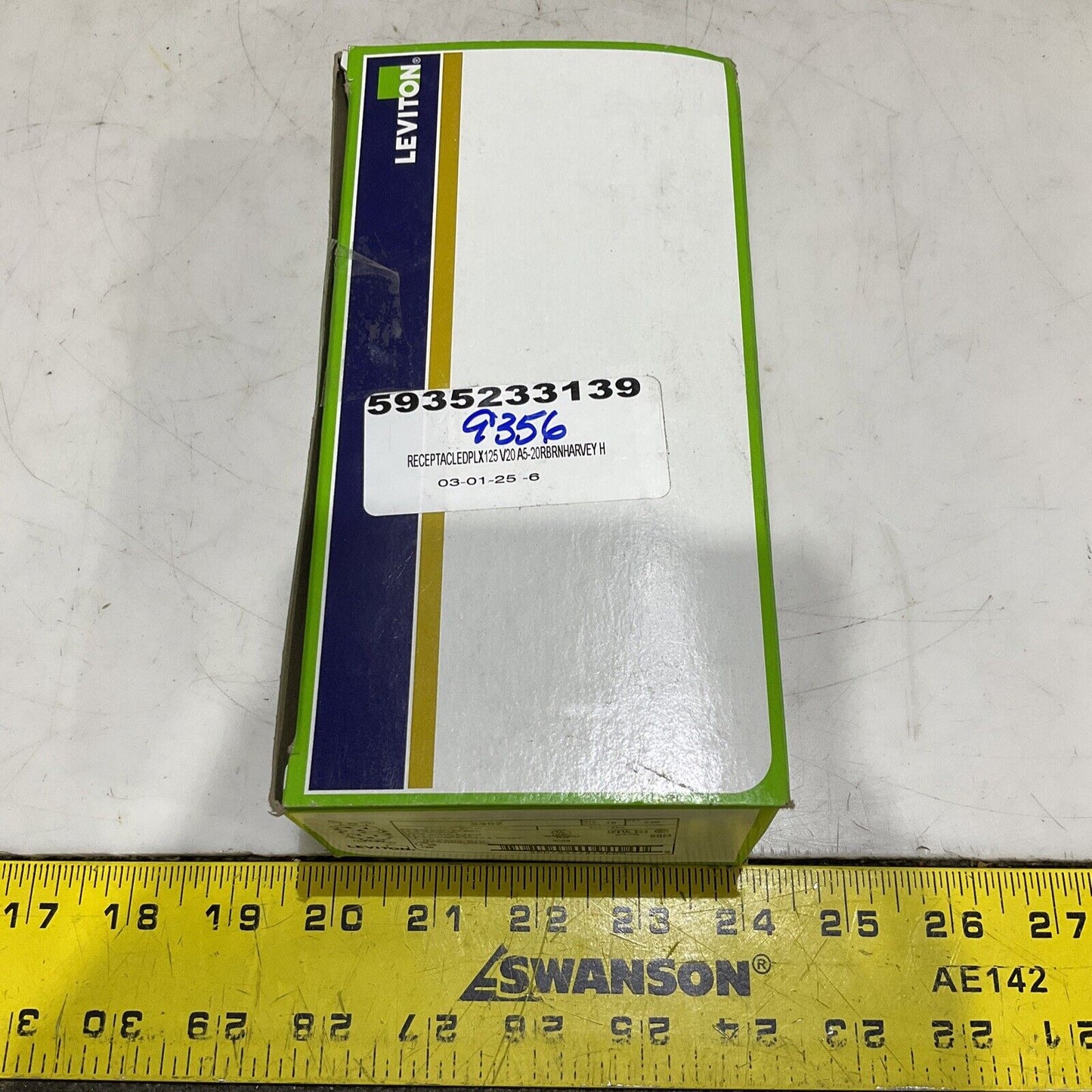 LEVITON 20A-125V RECEPTACLE DPLX 125V LOT OF 10 373