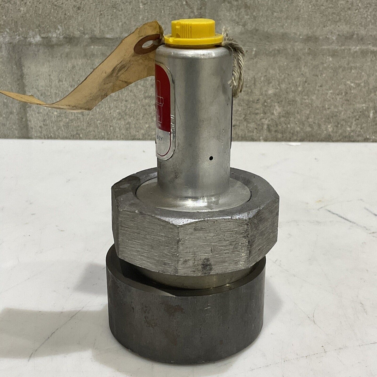 MILTON ROY VS0833 SAFETY VALVE 100 PSI H2S04 1/2” 373