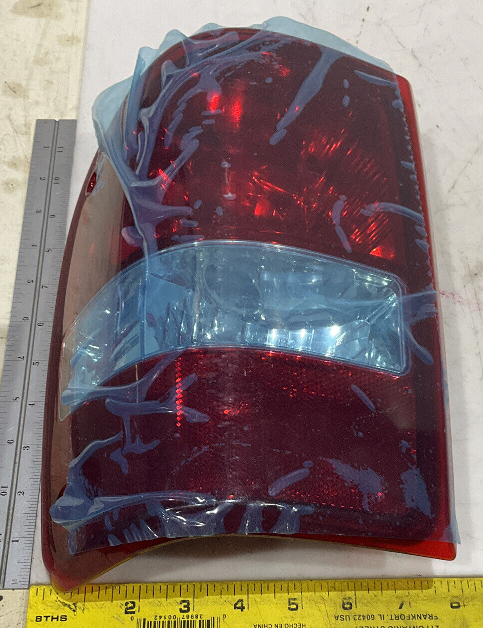 FORD F85Z-13405-CA LEFT HAND TAIL LIGHT 881