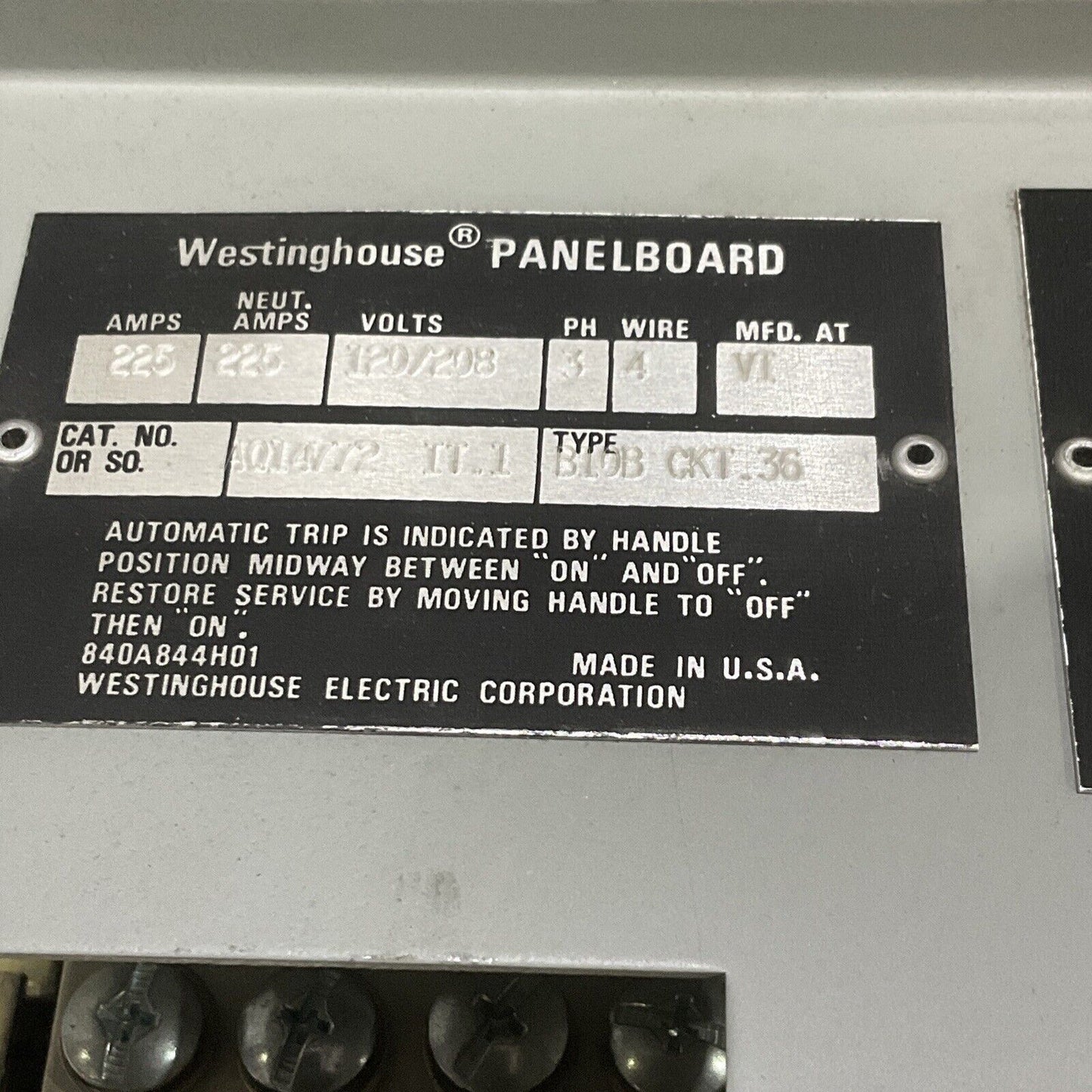 WESTINGHOUSE A014772 B10B CKT.36 PANEL BOARD 225 AMPS 120/208 3PH 4 WIRE VI 373