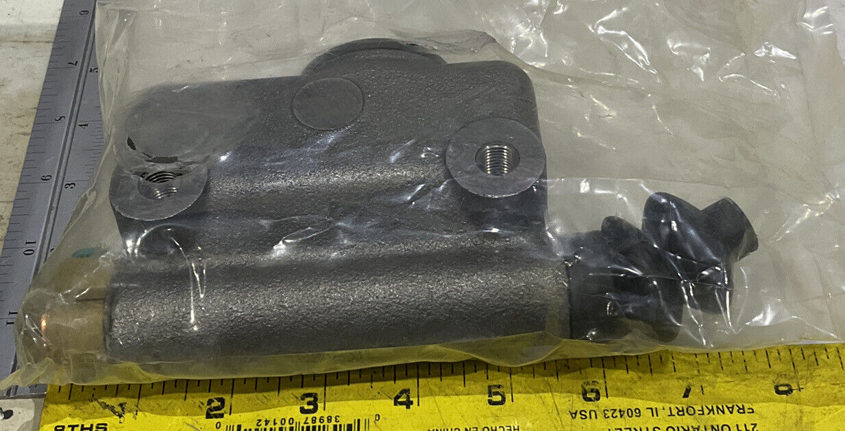 NAPA 1315058 MASTER CYLINDER 881