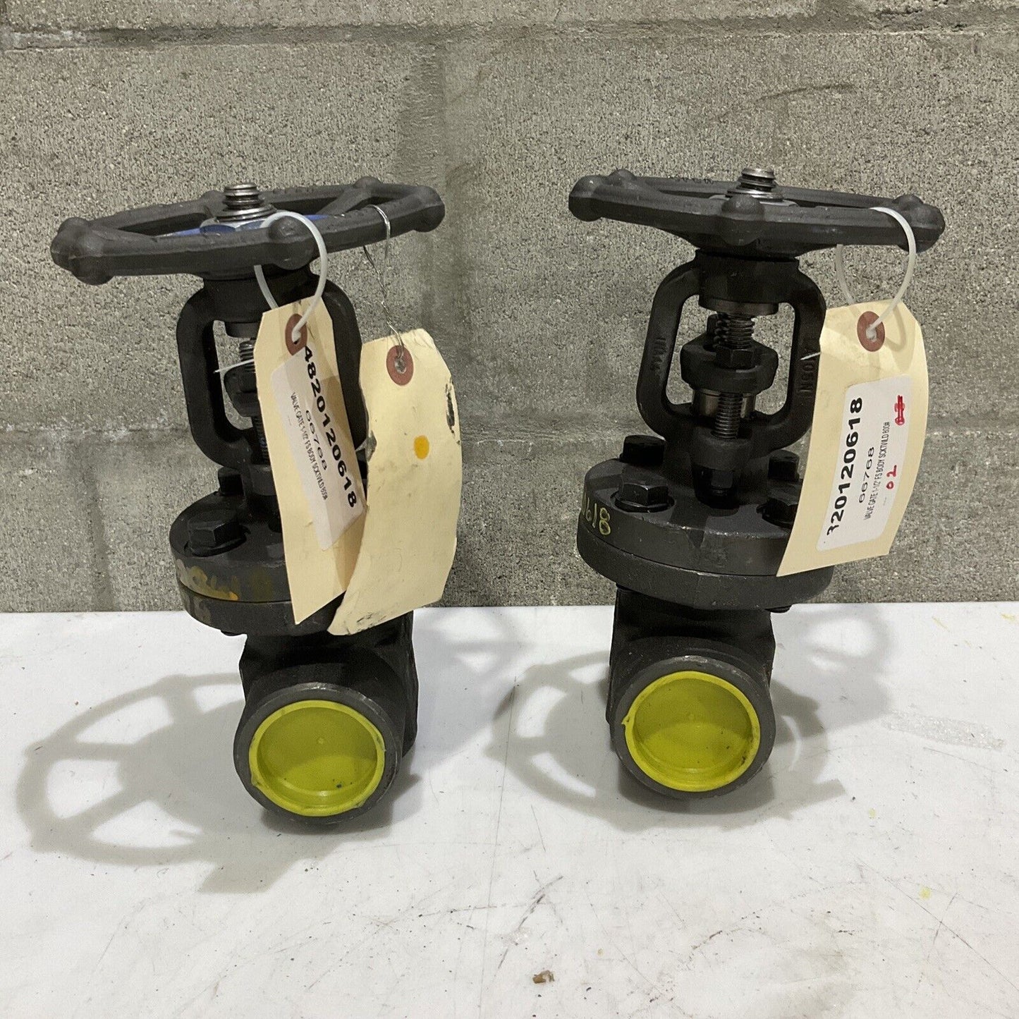 VOGT  AAB87N0000Y SW1211 GATE VALVE 1975 PSI 1-1/2” 800 100F LOT OF 2 373