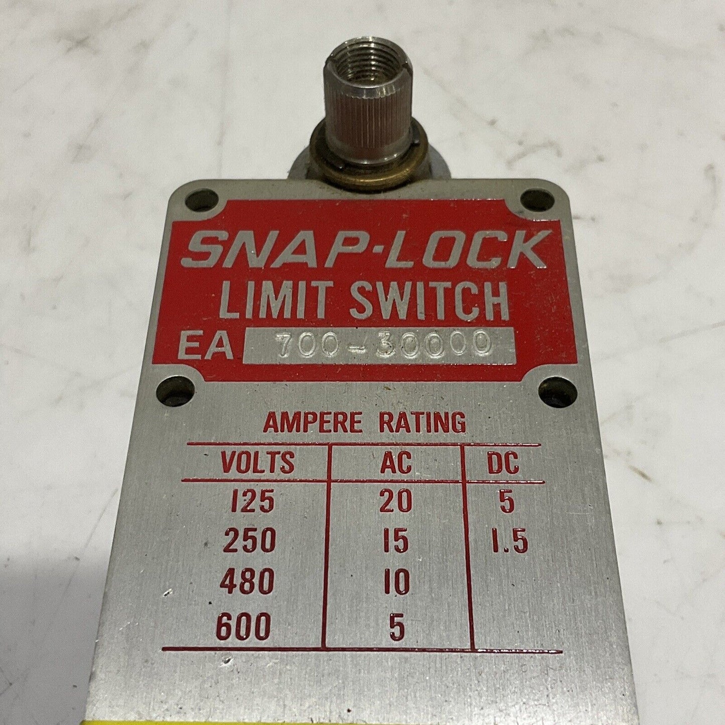NAMCO EA700-30000 SNAP-LOCK LIMIT SWITCH 373