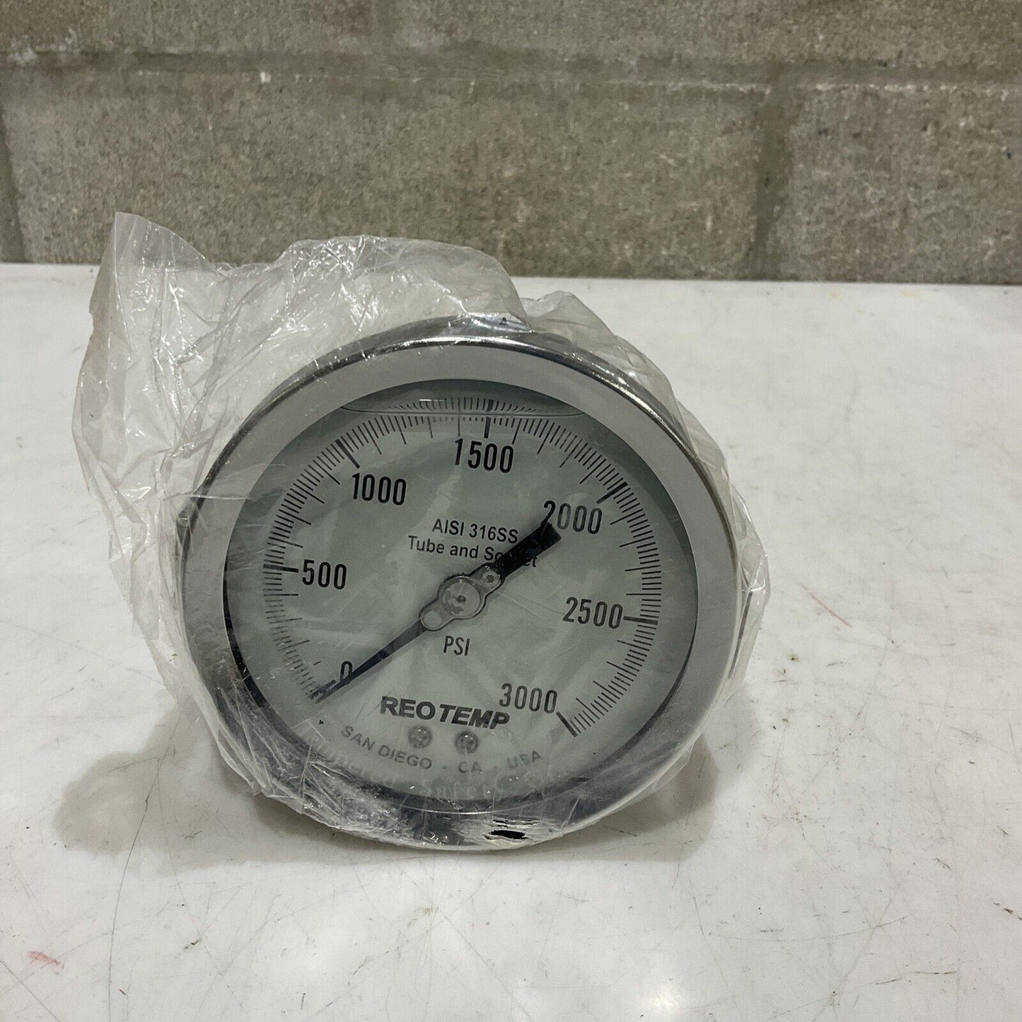 REOTEMP PR40S1D4P32GT PRESSURE GAUGE 0-3,000 PSI 1/4” NPT 4” GLYCERIN FILLED 373