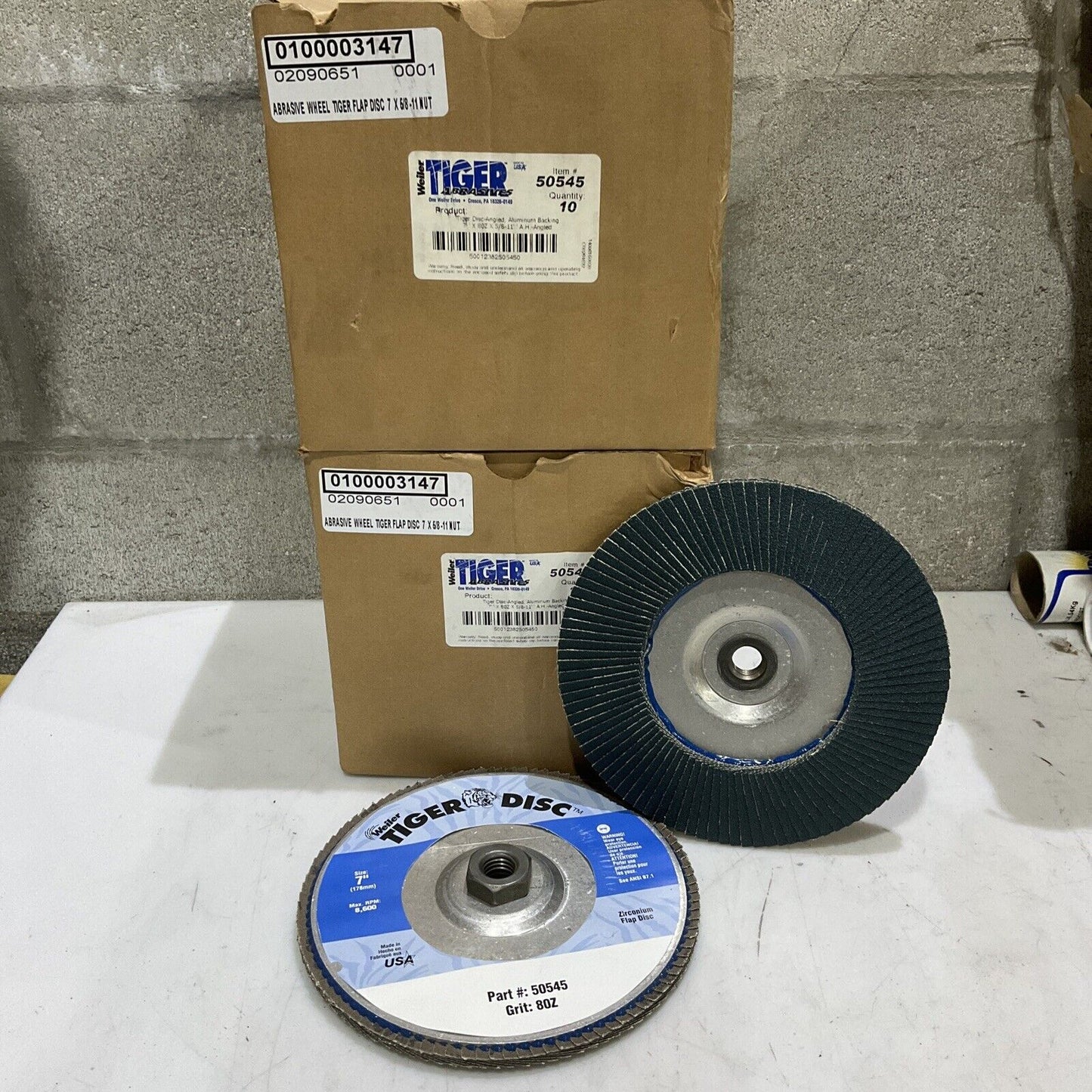 WEILER 50545 TIGER DISC 7” 8,600 RPM 7”X 80Z X 5/8-11” ANGLED LOT OF 20 373