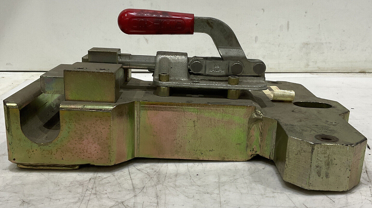 DELTA AIRCRAFT TUGGER 757 15F2028 TOWBAR HEAD 881