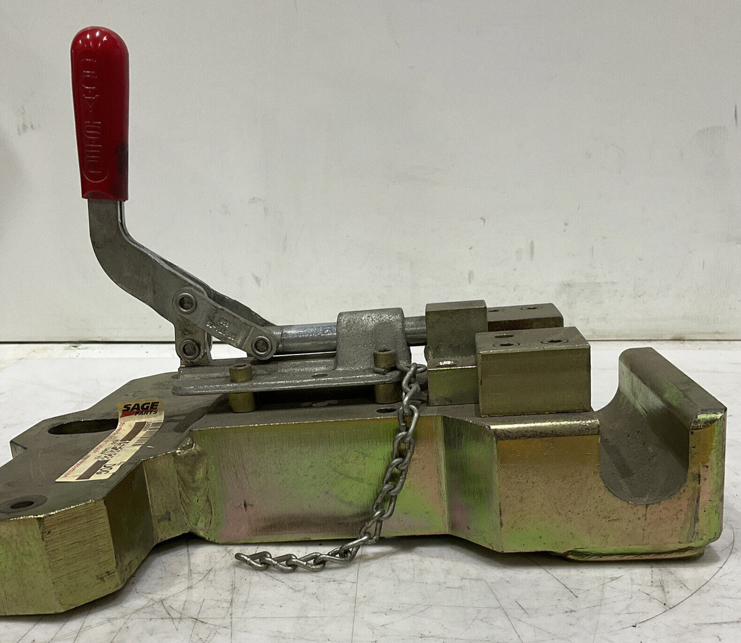 DELTA AIRCRAFT TUGGER 757 15F2028 TOWBAR HEAD 881
