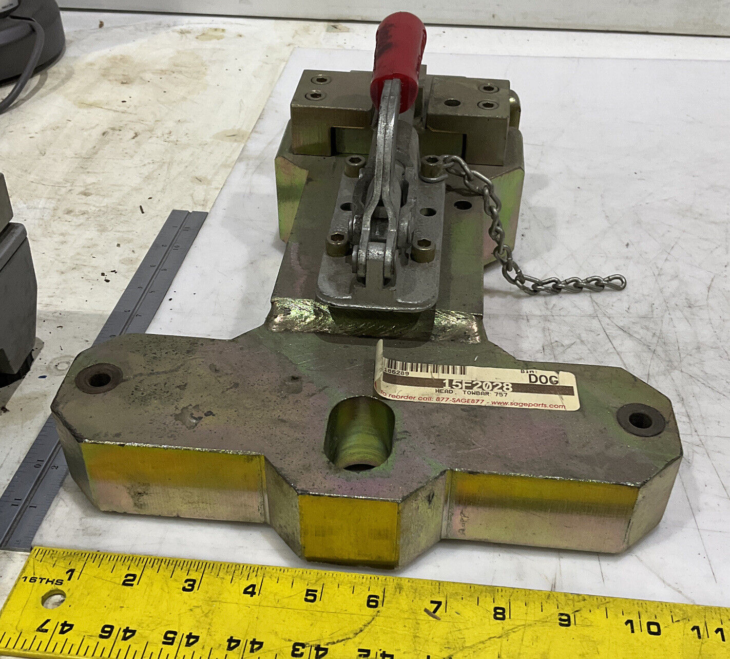 DELTA AIRCRAFT TUGGER 757 15F2028 TOWBAR HEAD 881