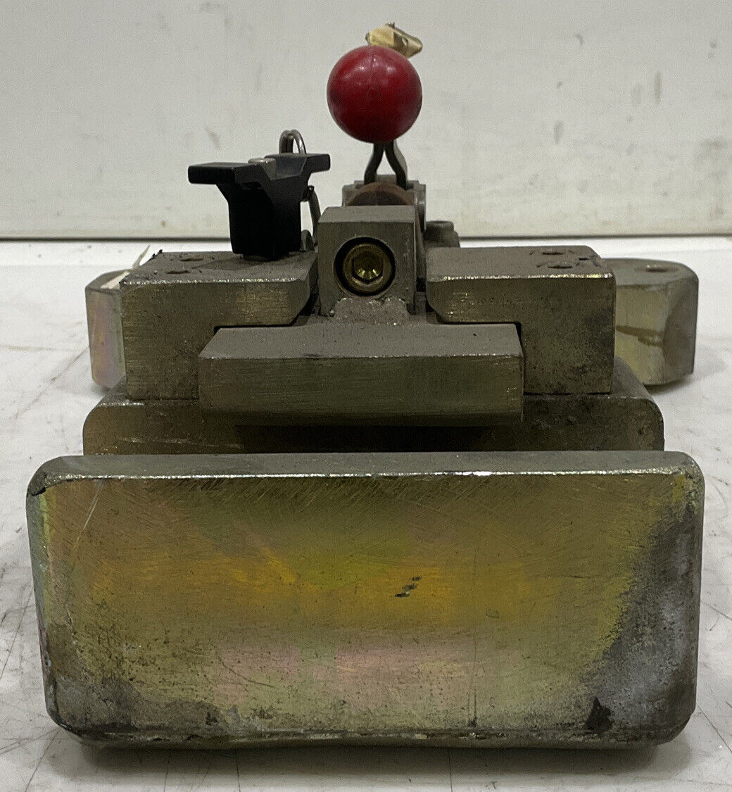 DELTA 757 AIRCRAFT 15F2028 TOWBAR HEAD TUGGER 881