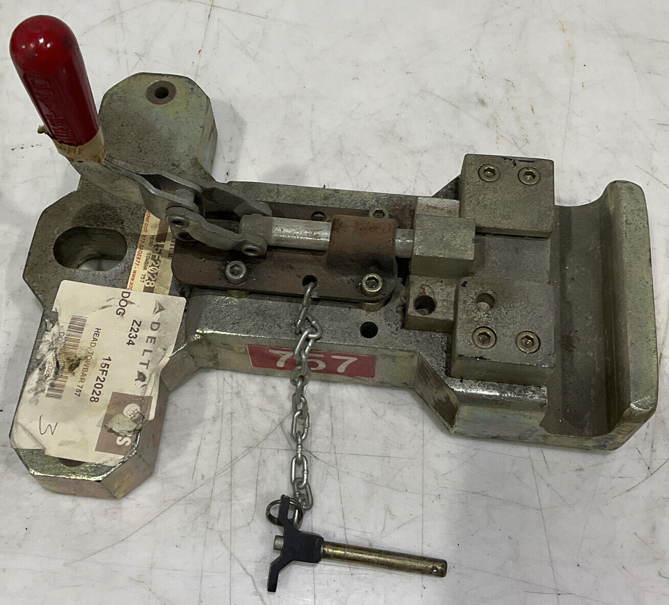 DELTA 757 AIRCRAFT 15F2028 TOWBAR HEAD TUGGER 881