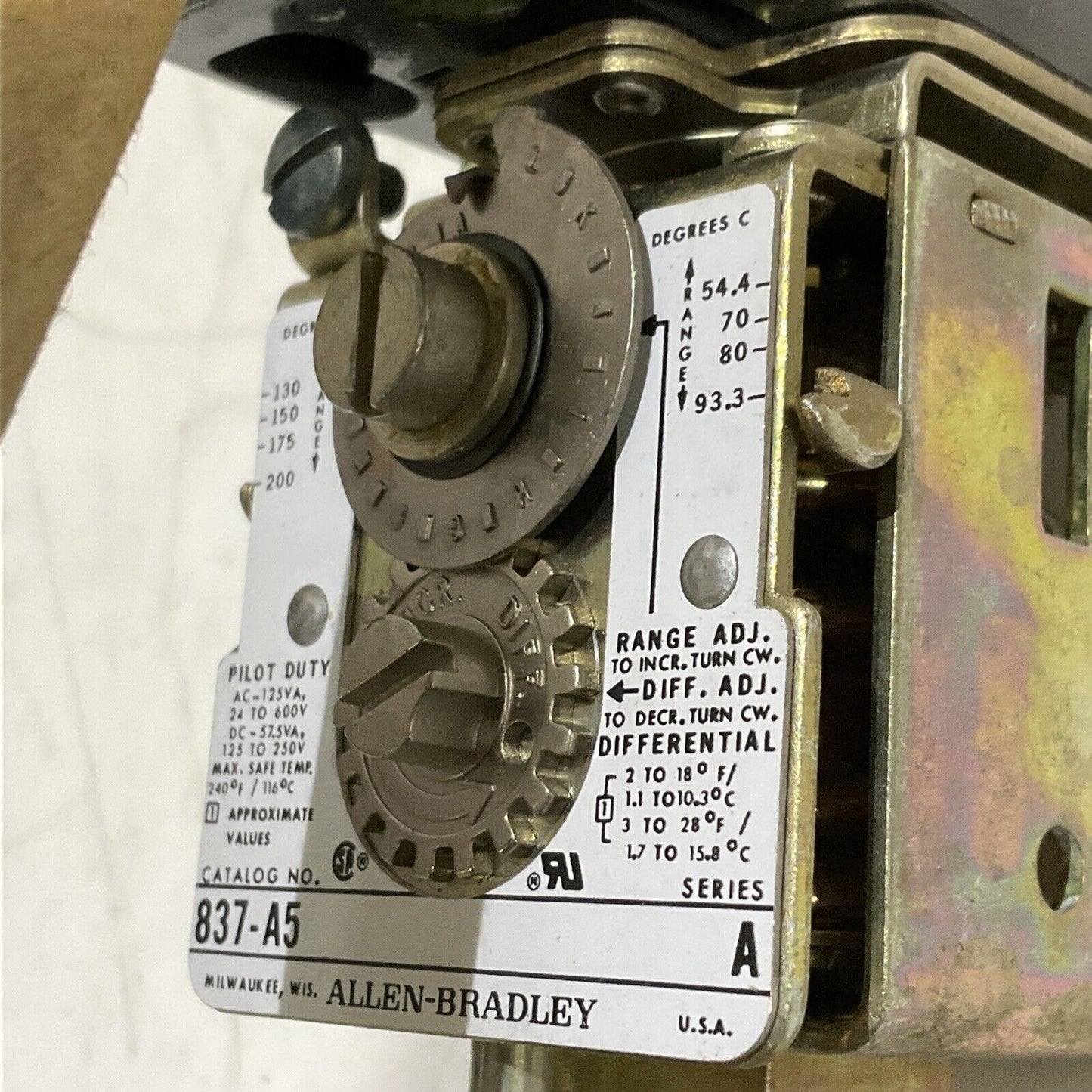 ALLEN-BRADLEY 837-A5 TEMPERATURE SWITCH 130-200 DEG F 373