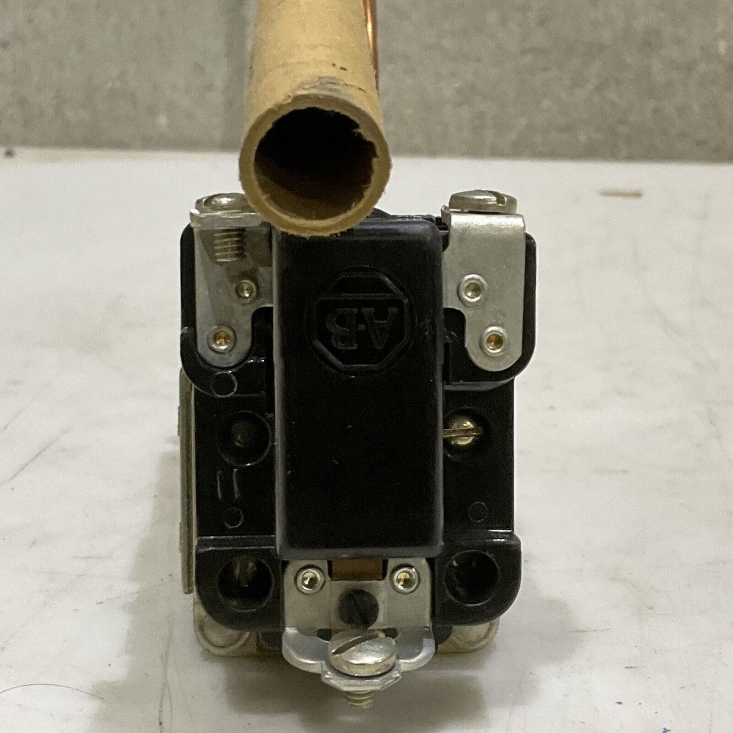 ALLEN-BRADLEY 837-A5 TEMPERATURE SWITCH 130-200 DEG F 373