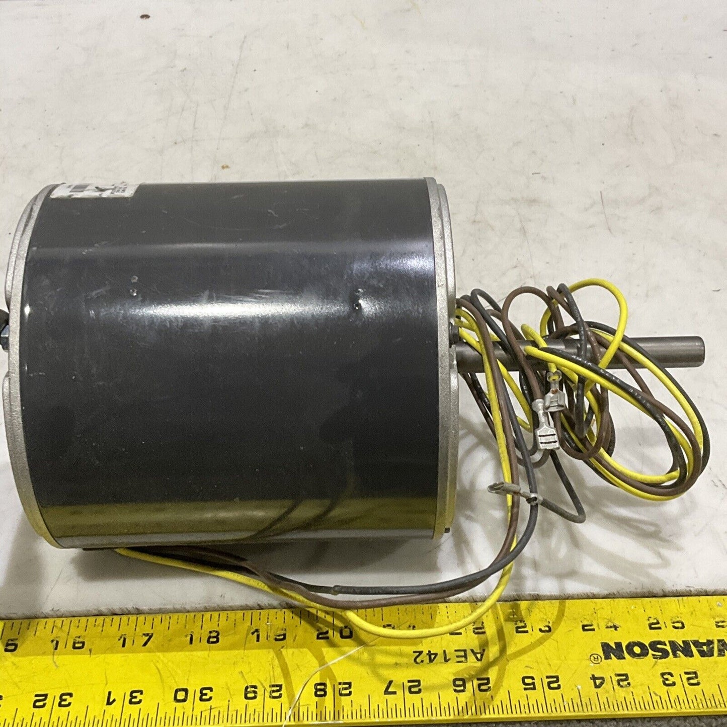 BARD K55HXR PE-2968 8106-071 AC MOTOR 460/400V 60/50HZ 1075/900RPM 1PH 2A 373