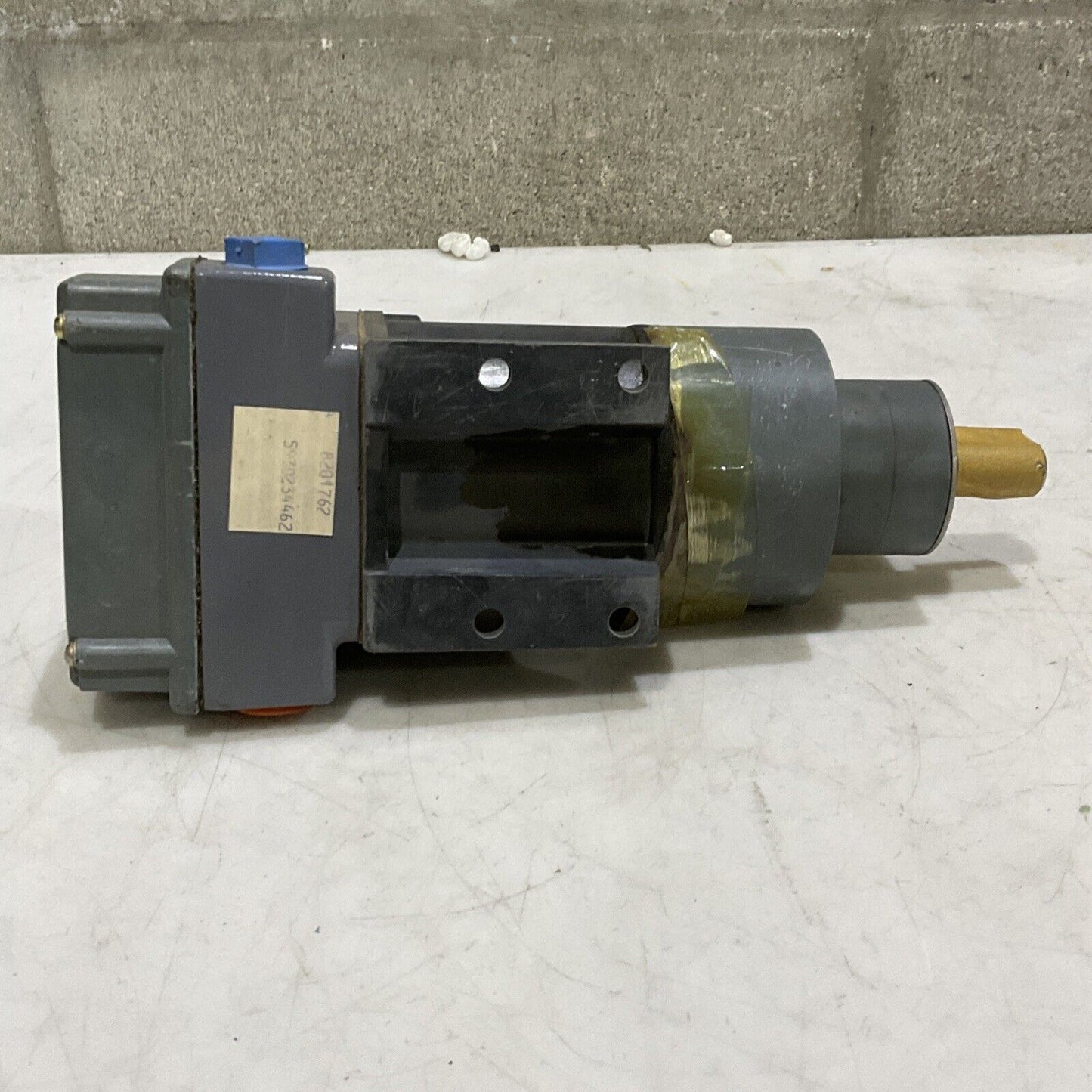 HUBBELL 2220-111CC4S 58441-004 PILOT DUTY SPEED SWITCH 373