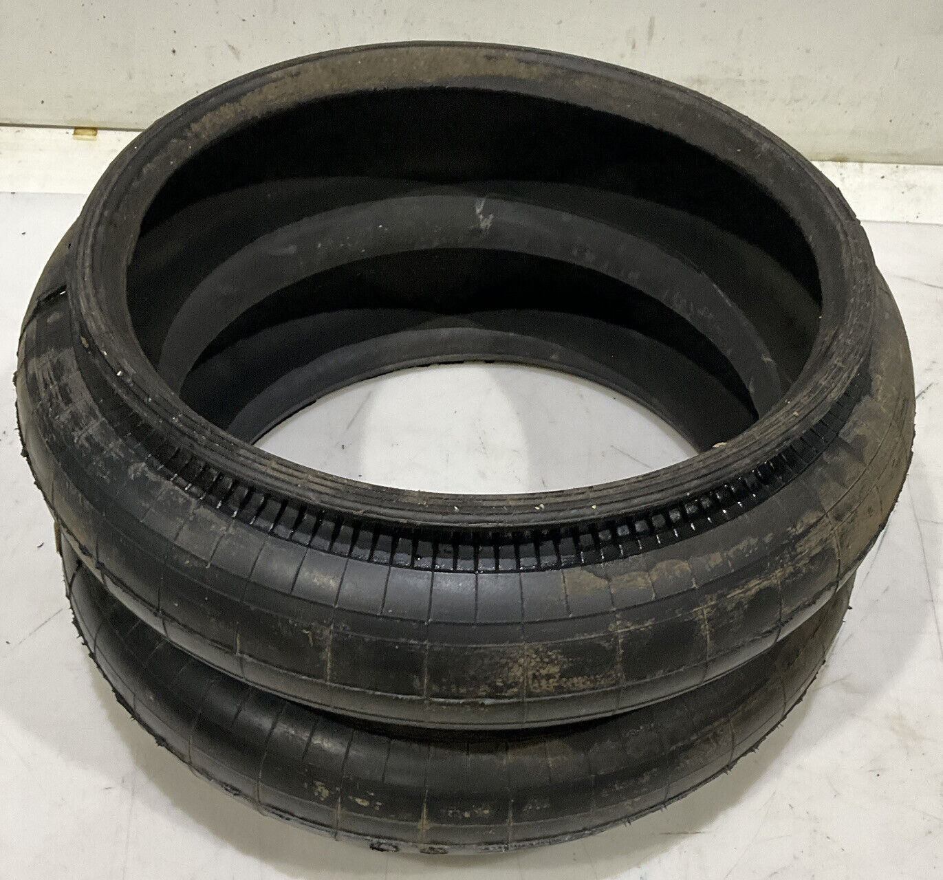 FIRESTONE INDUSTRIES W01-358-7925 RUBBER AIR SPRING 881