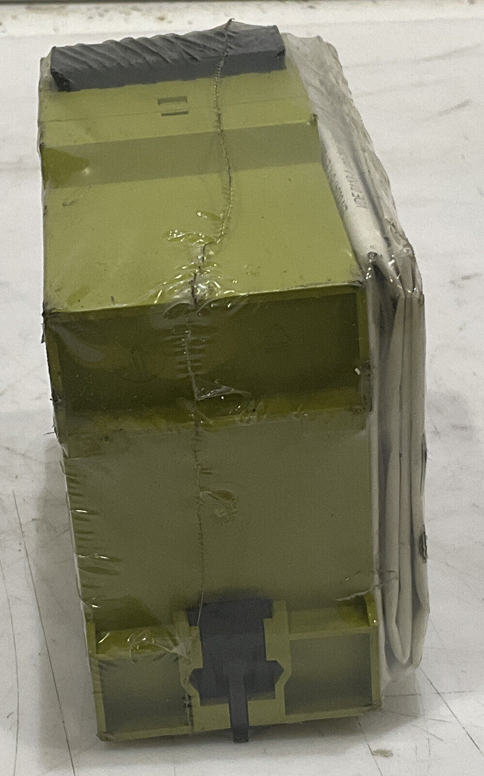 PILZ PNOZ X8P 120VAC 3N/O 50-60HZ SAFETY RELAY 881