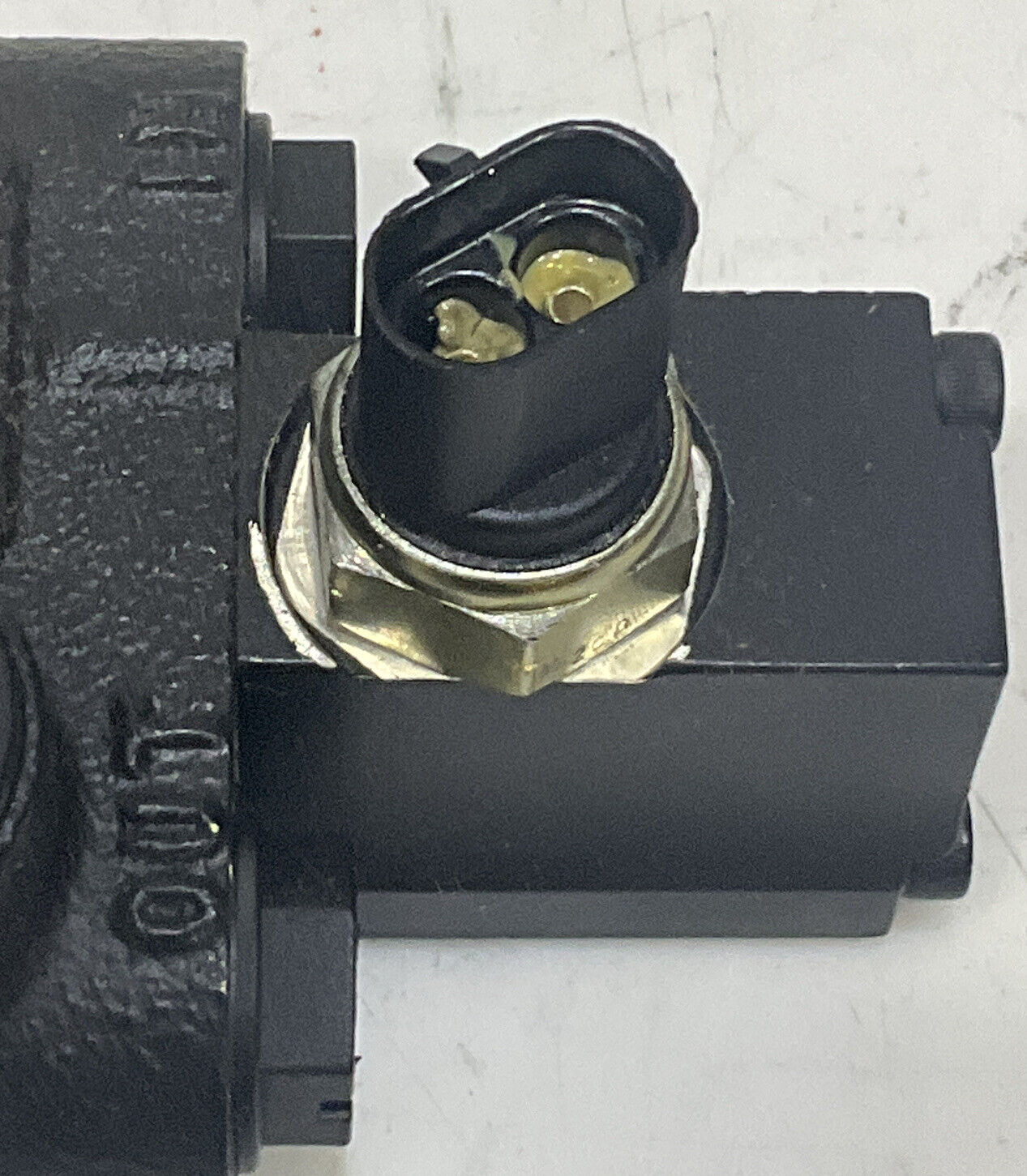 QCC SAUER DANFOSS 153E3587 156B2457 DIRECTIONAL CONTROL VALVE 881