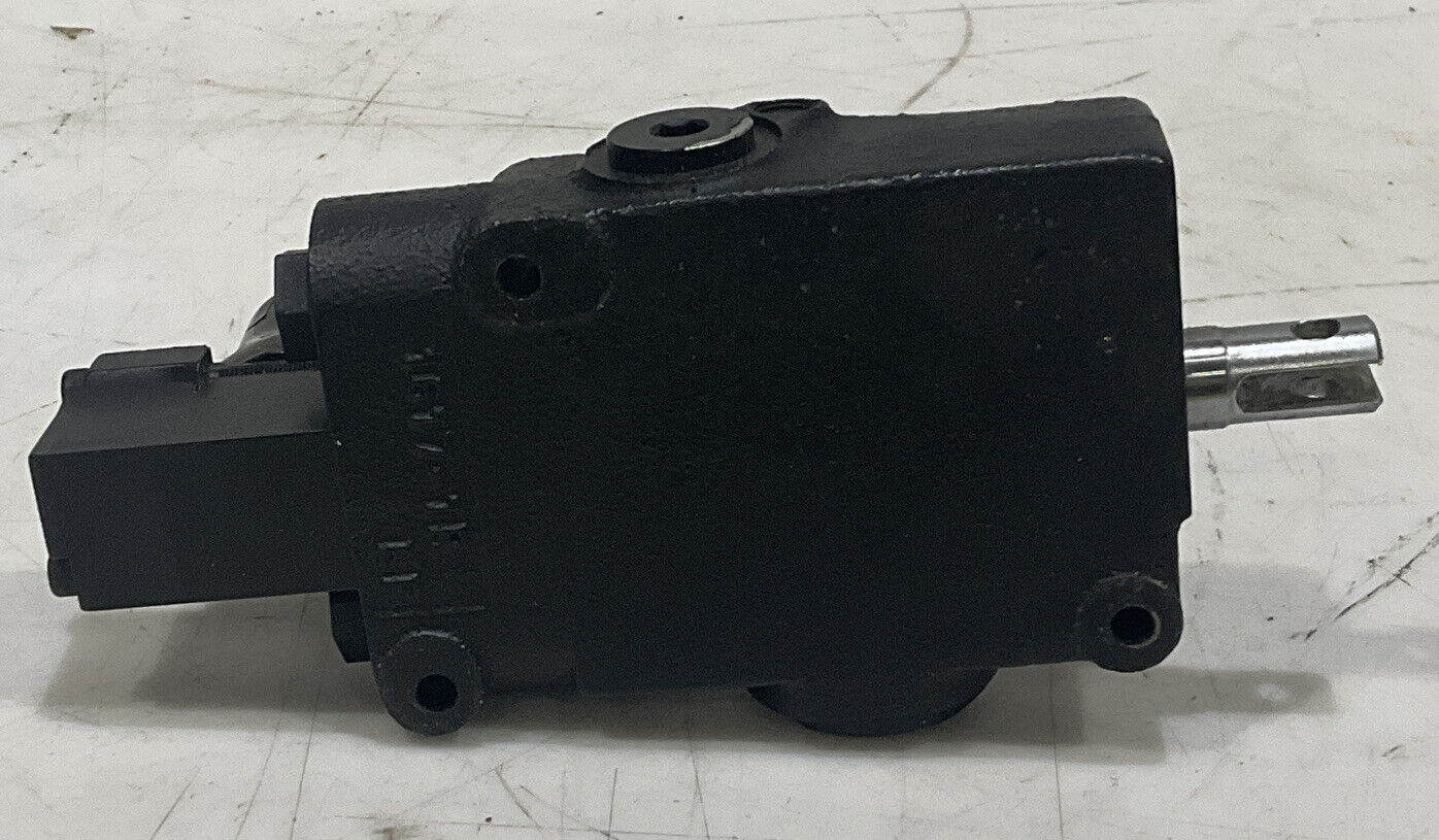 QCC SAUER DANFOSS 153E3587 156B2457 DIRECTIONAL CONTROL VALVE 881