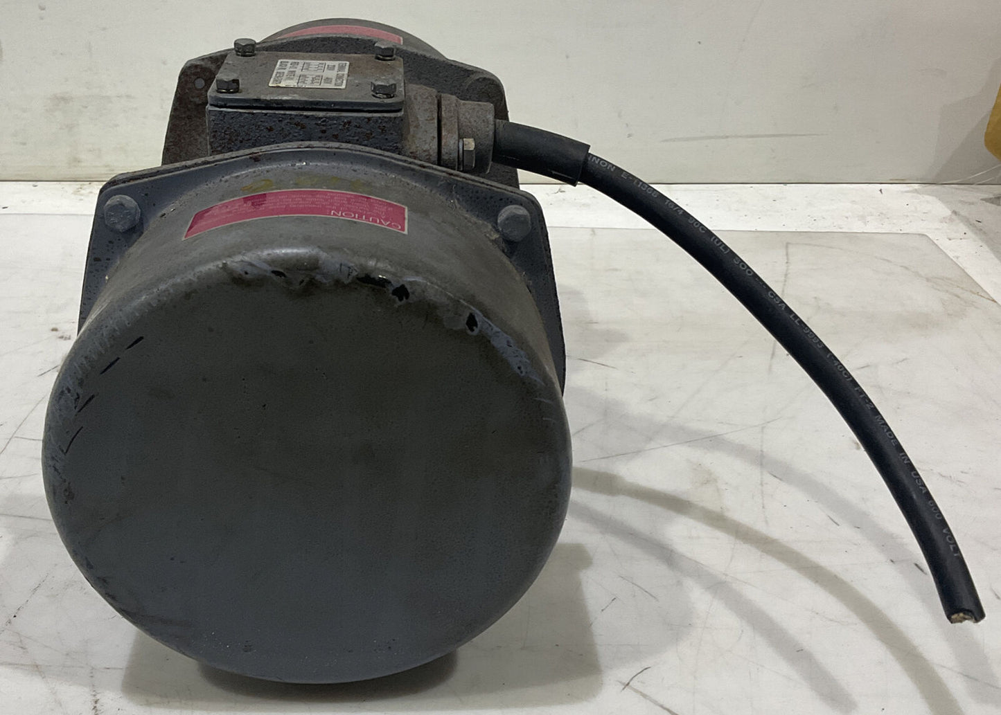 CLEVELAND VIBRATOR COMPANY RE-6-4B 230-460V VIBRATOR 876