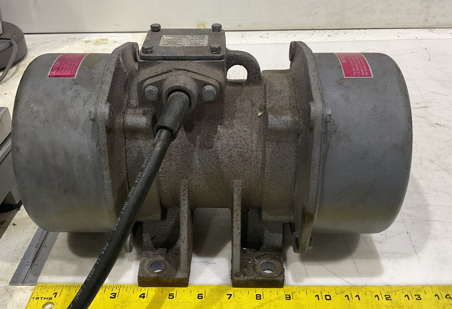 CLEVELAND VIBRATOR COMPANY RE-6-4B 230-460V VIBRATOR 876