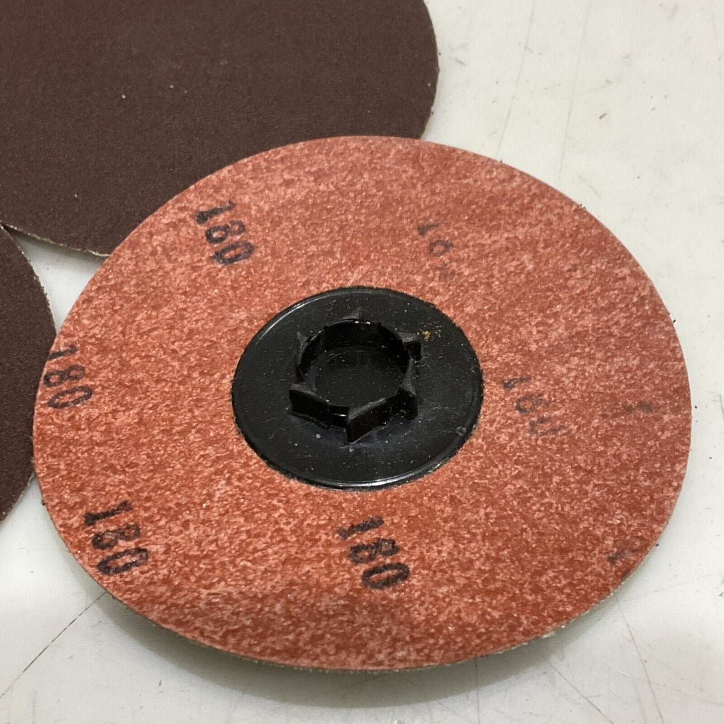 MERIT 61064 POWER-LOCK ABRASIVE DISCS 180 GRIT 3” LOT OF 100 373