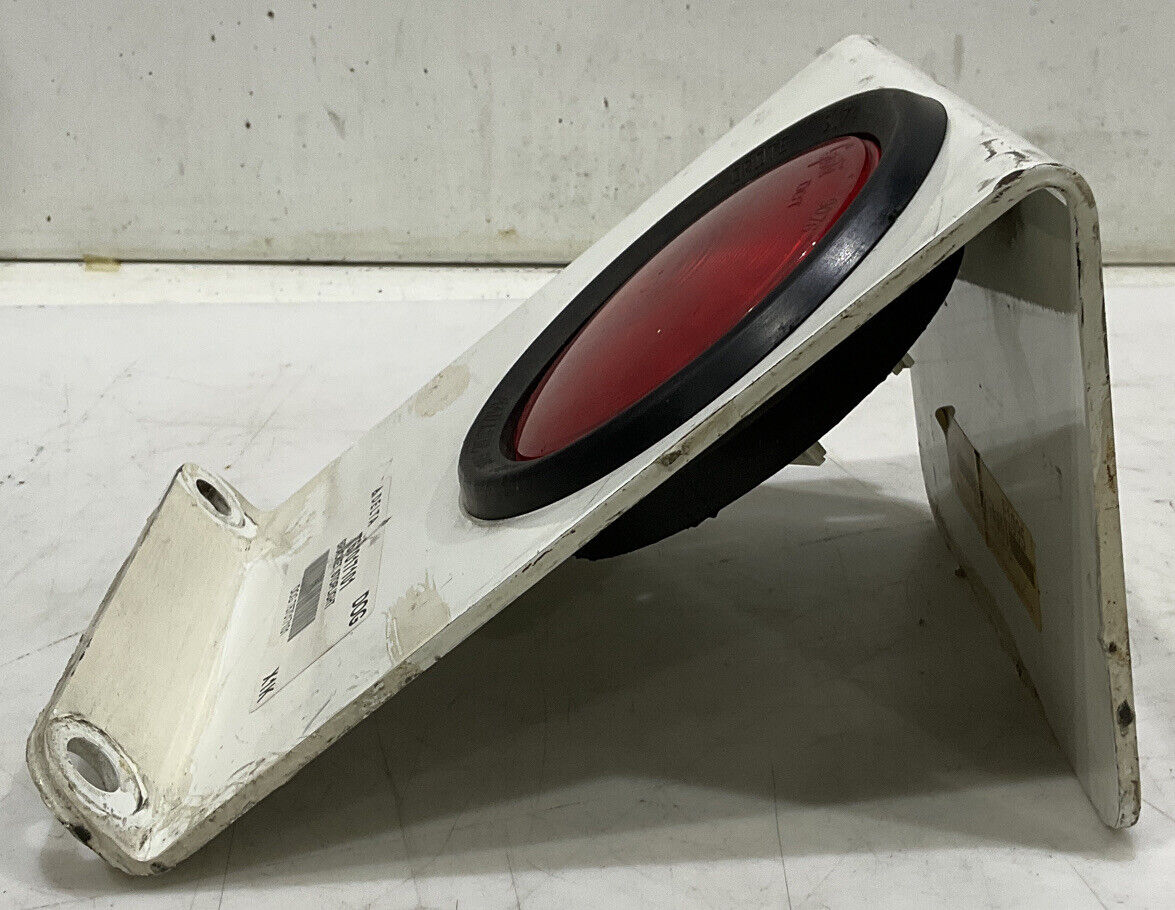 DELTA T67017101 STOPLIGHT BRACKET 881