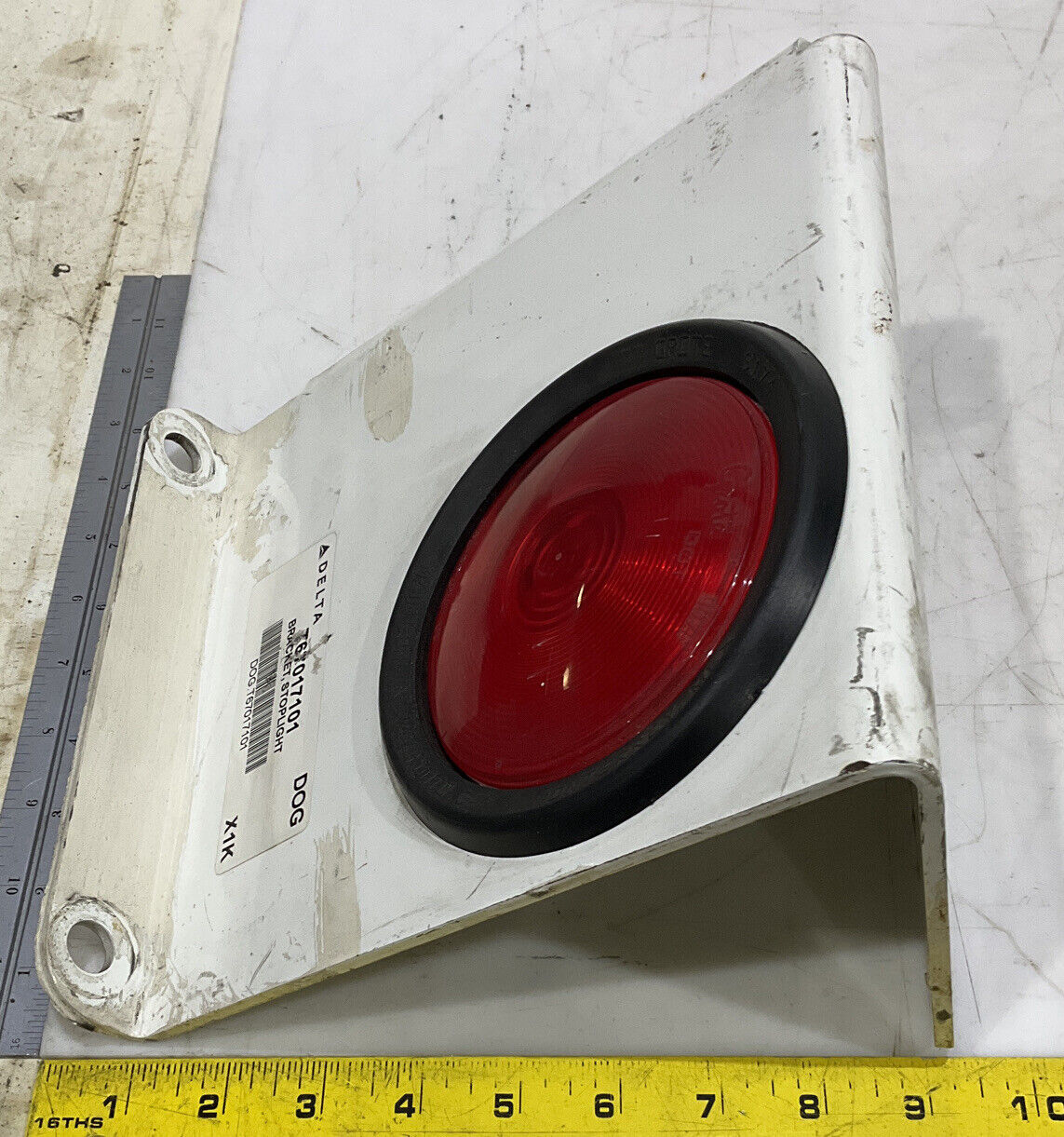DELTA T67017101 STOPLIGHT BRACKET 881